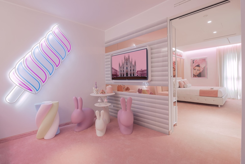 DELUXE JUNIOR SUITE