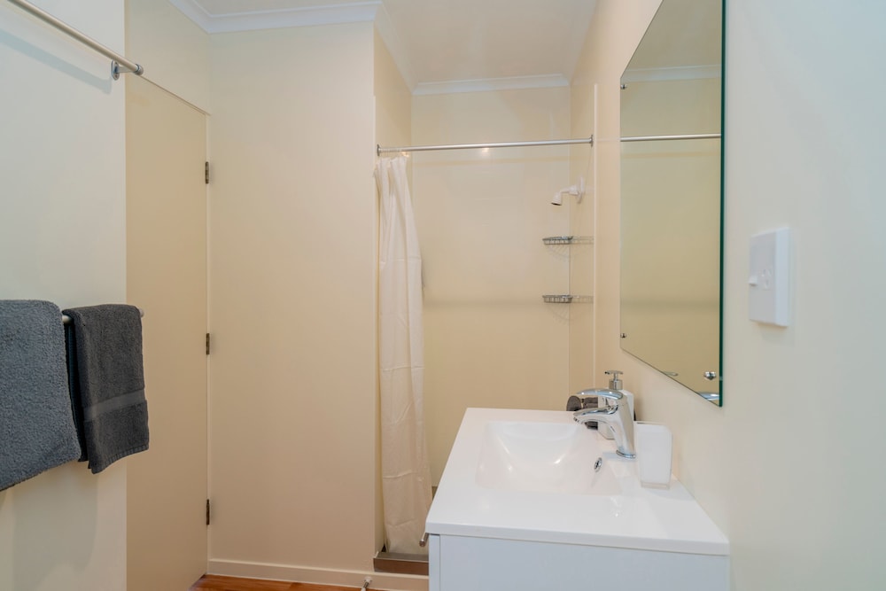 One Bedroom Penthouse - Photo 5