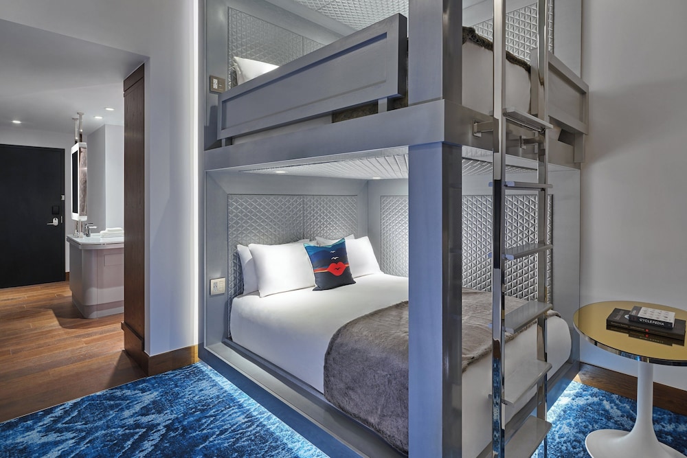 Room, 2 Queen Beds - Photo 1