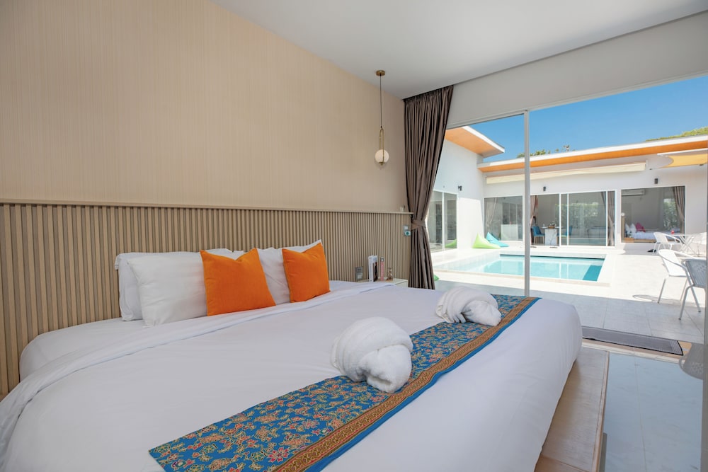 Deluxe double room with pool access