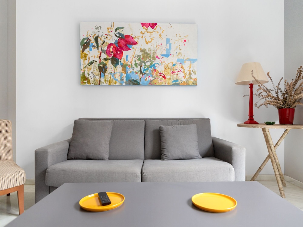 3 Bedroom Apartment with Sofa Bed - Photo 9