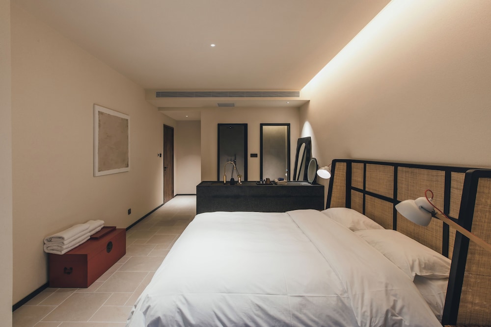 Romantic Suite, Hill View photo 2