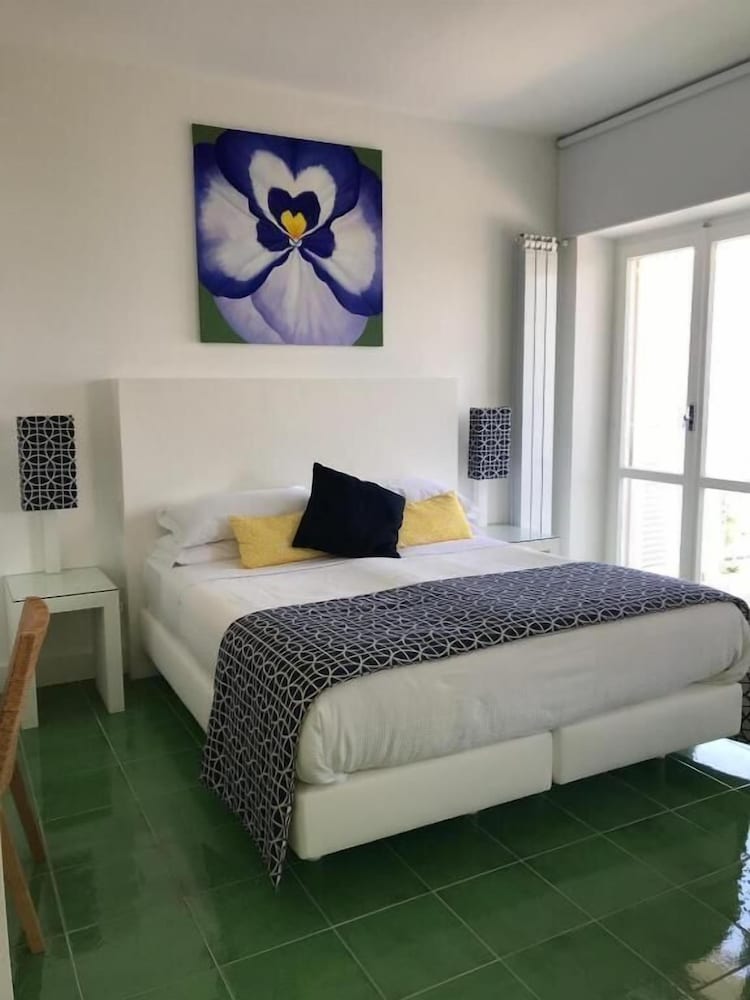 Deluxe Studio, Balcony