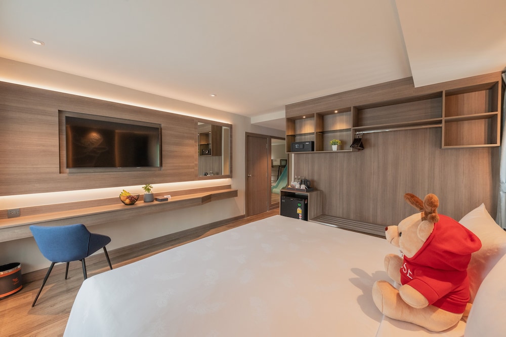 Luxury Family Suite - Photo 6