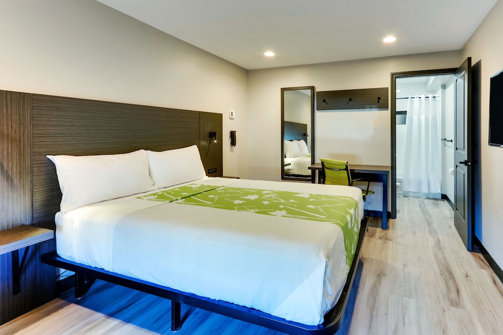 Standard Room, 1 Queen Bed, Non Smoking