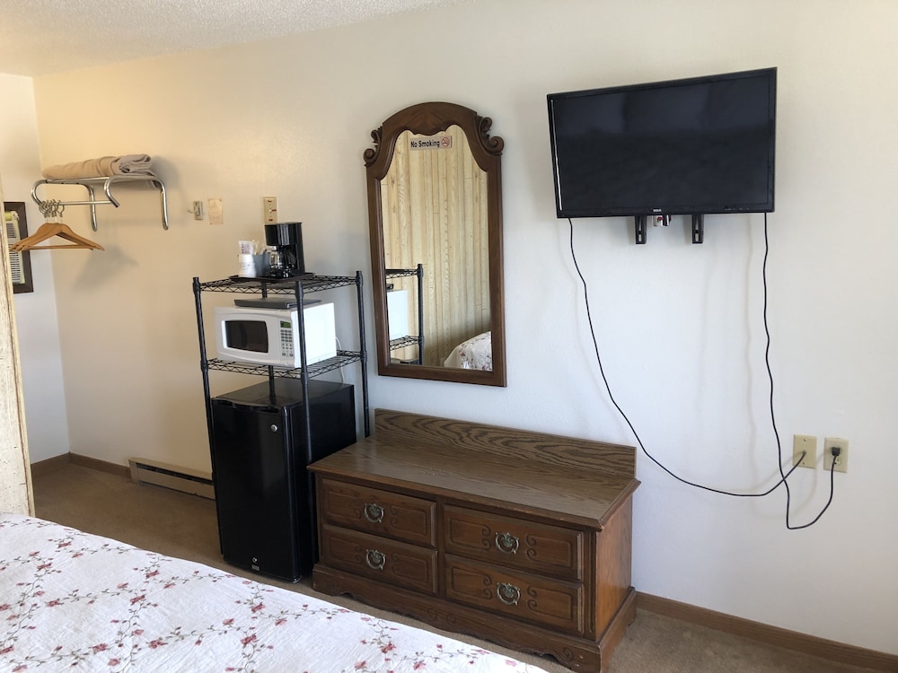 Basic Room, 2 story building photo 3