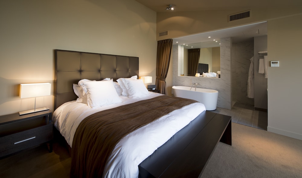 Standard Twin Room - Photo 1