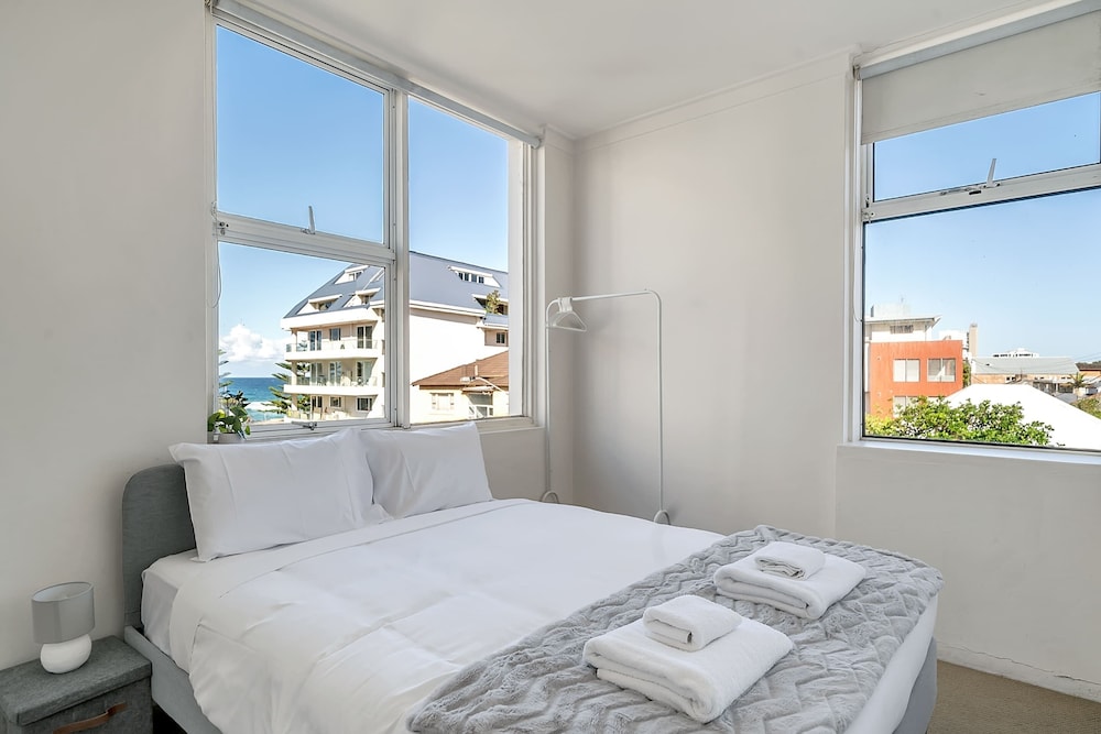 Basic Apartment, 1 Queen Bed with Sofa bed photo 2