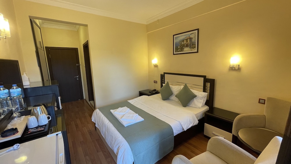 Standard Double Room - Photo 3