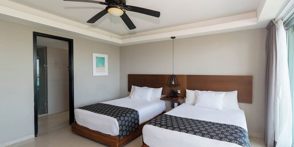 Standard Room, 2 Double Beds photo 1