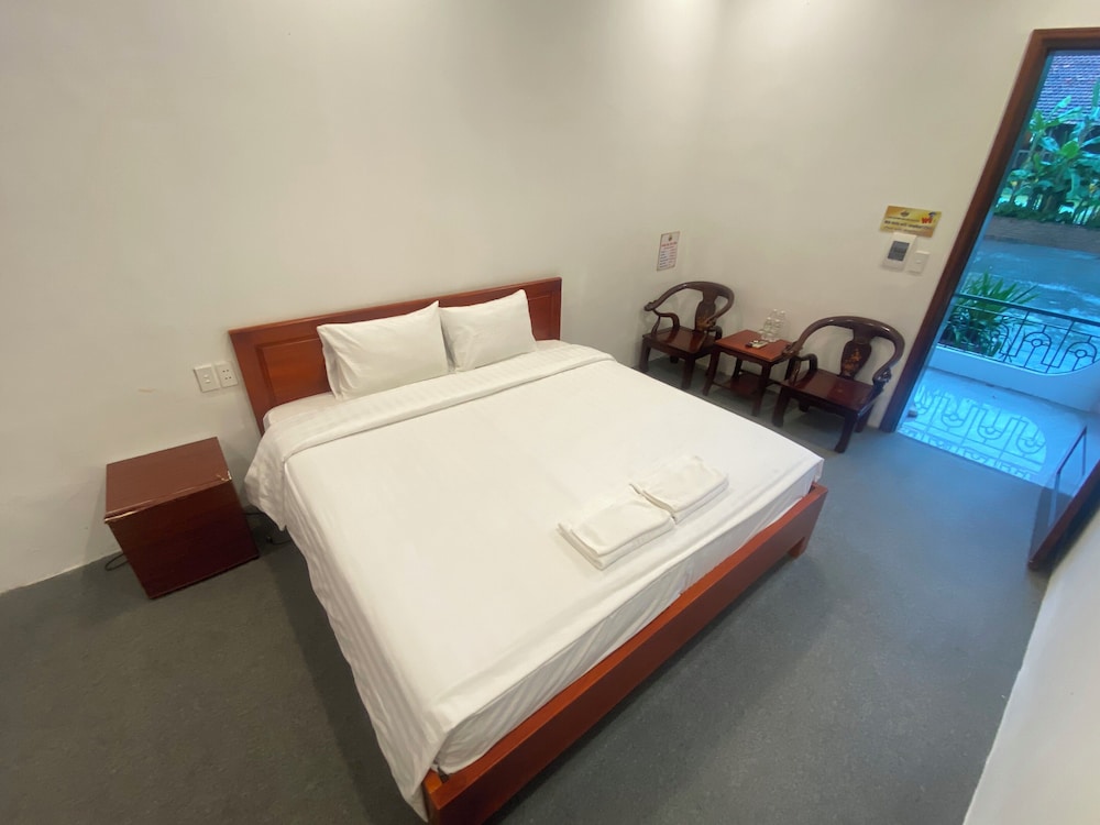 Basic Double Room, Balcony, River View