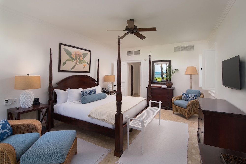 Beach Front Two Bedrooms Suite - Photo 3