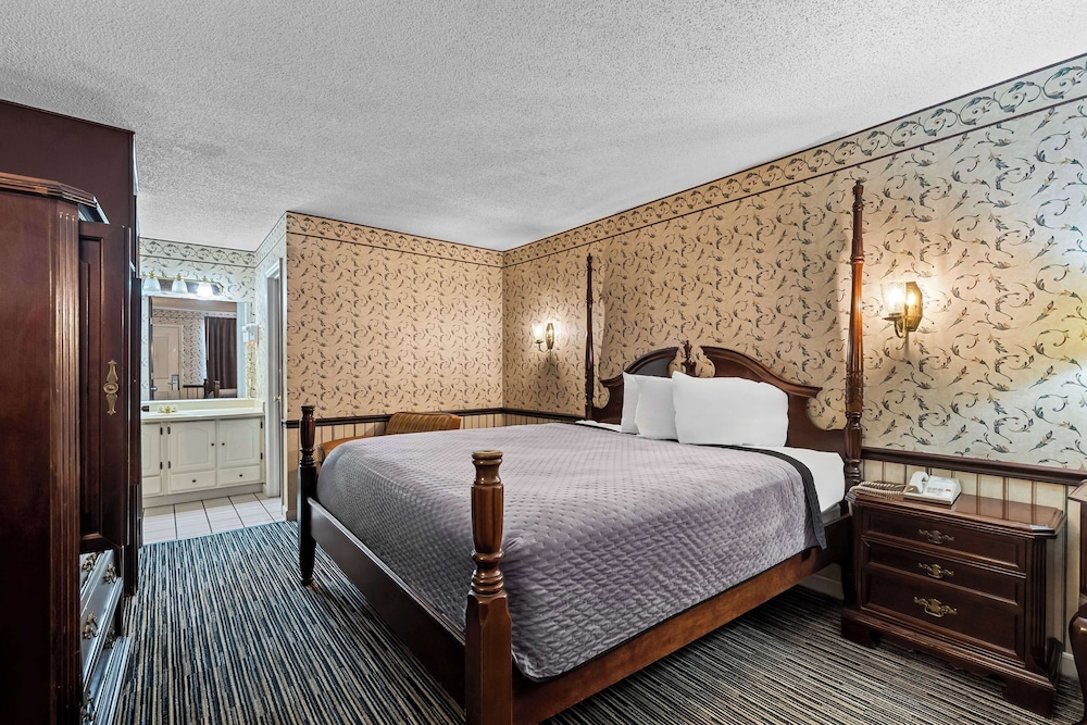 Room, 1 King Bed, Non Smoking - Photo 2