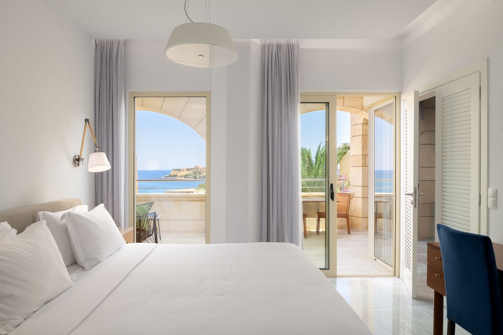 Grand Suite with Jacuzzi and Sauna
