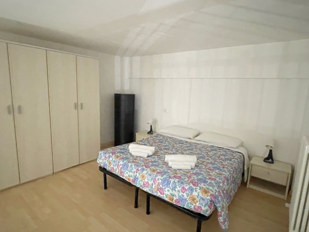 Apartment photo 2