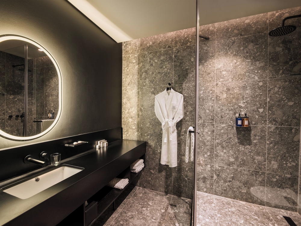 Superior Suite - Photo 2