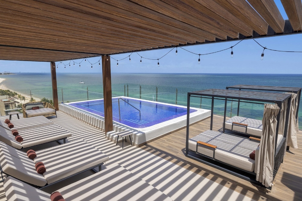 Luxury Sky Chairman Suite Two Bedroom Ocean Front Diamond Club - Photo 23
