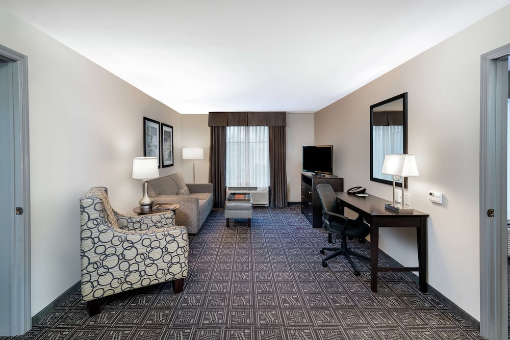 Suite, 2 Bedrooms, Accessible, Bathtub photo 2