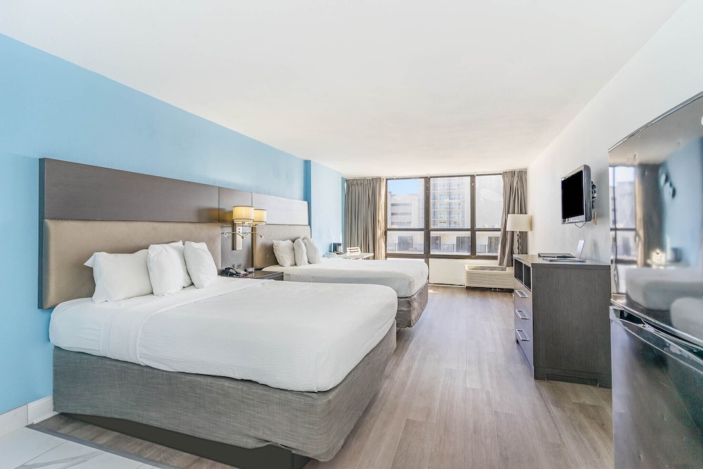 Oceanfront Room 2 Queen Beds No Balcony photo 1