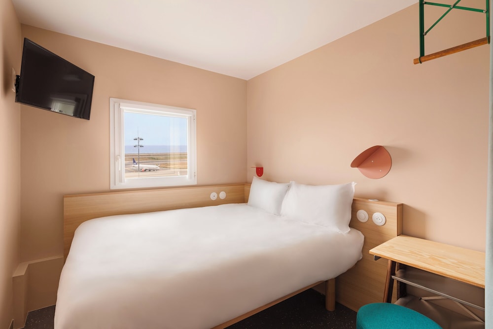 Room, 1 Double Bed - Photo 1