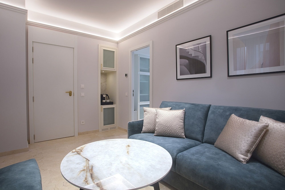 Junior Suite (3 Pax) photo 3