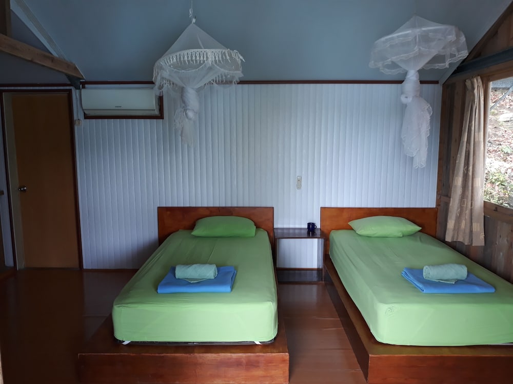 Deluxe Room, 2 Twin Beds (Jungle Sea View) photo 3