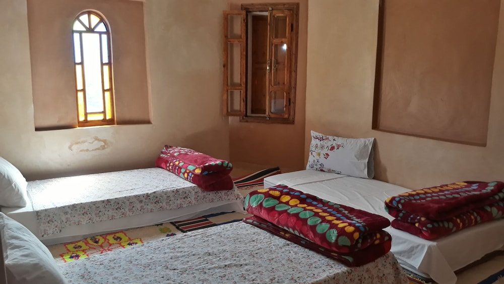 Traditional Double or Twin Room, Multiple Beds, Private Bathroom, Mountain View photo 3