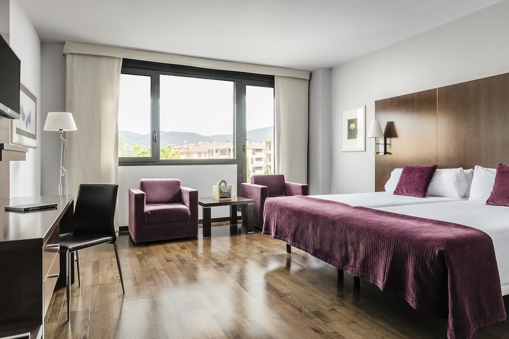 Double or Twin Room - Photo 4