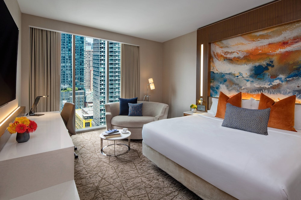 Room, 1 King Bed (Primary)