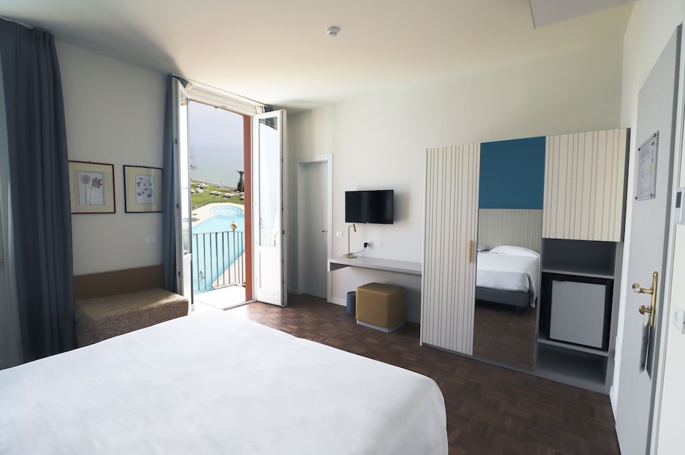 Double Room, Balcony, Lake View - Photo 2
