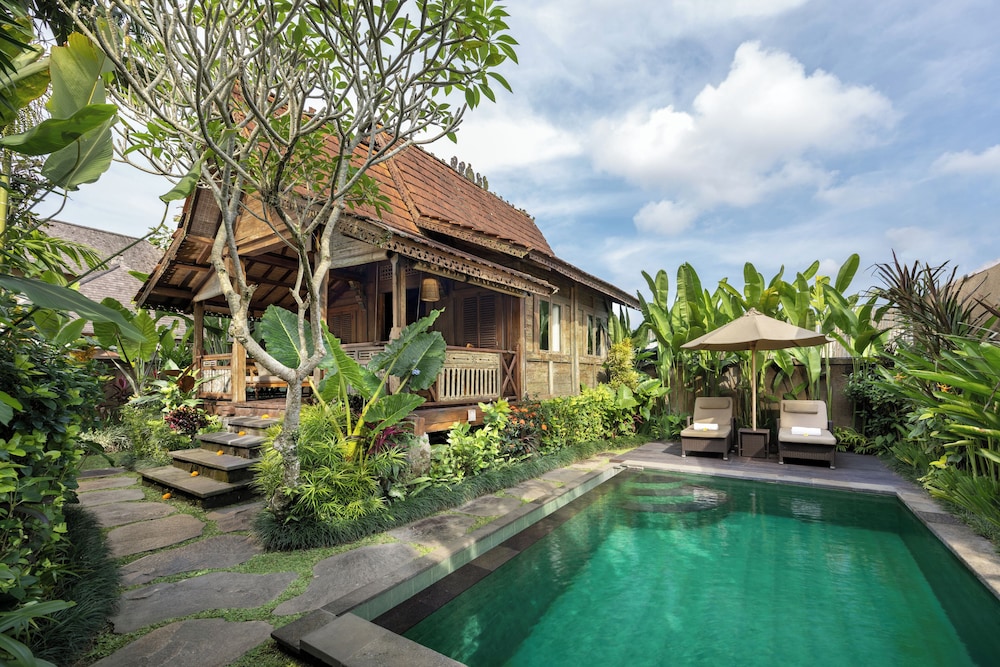 Wooden Pool Villa