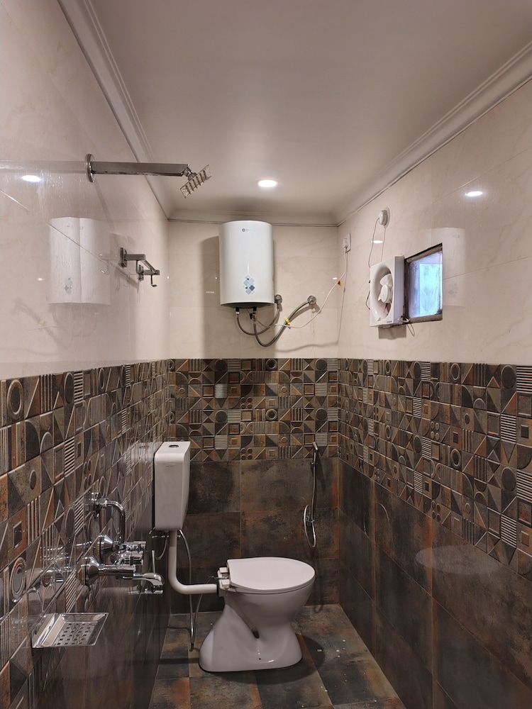 Standard Double Room - Photo 4