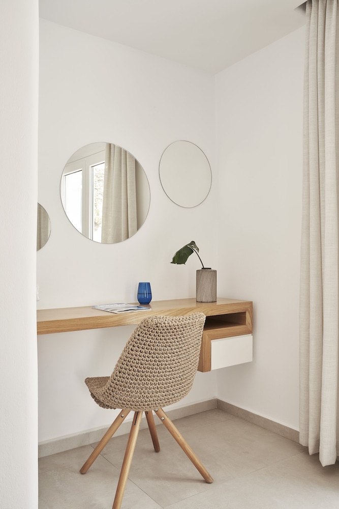 Deluxe Room, Sea View - Photo 14
