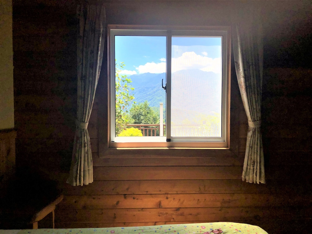 Green Family Mountain View Quadruple Room photo 3