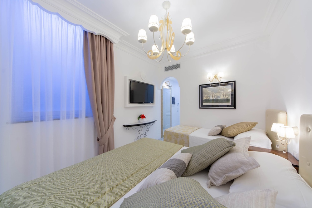 Standard Room photo 3