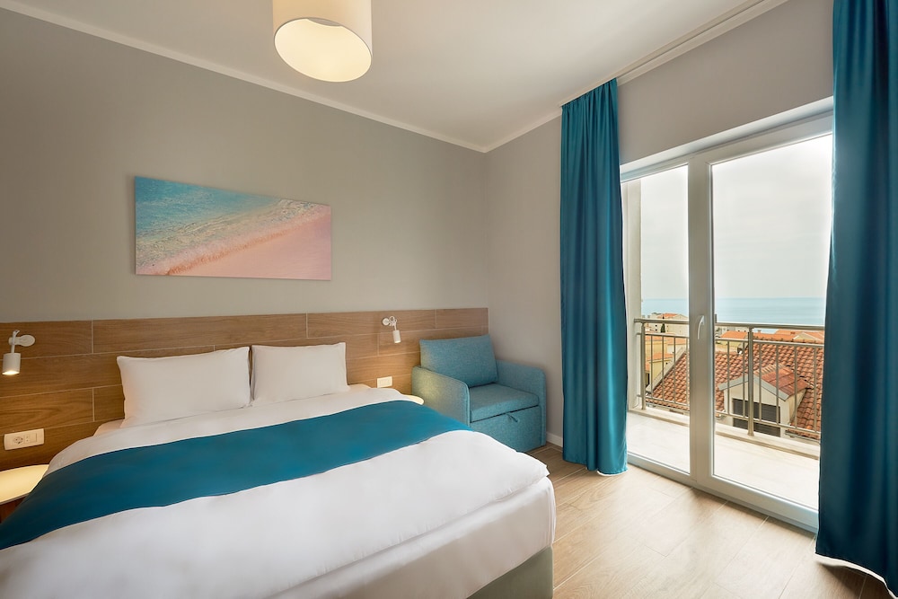 Deluxe Double Room, Sea View - Photo 5