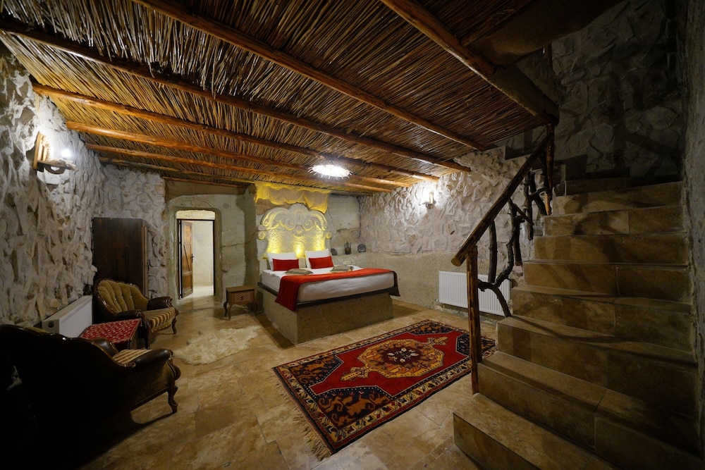 Duplex Family Cave Room with Jacuzzi & Terrace