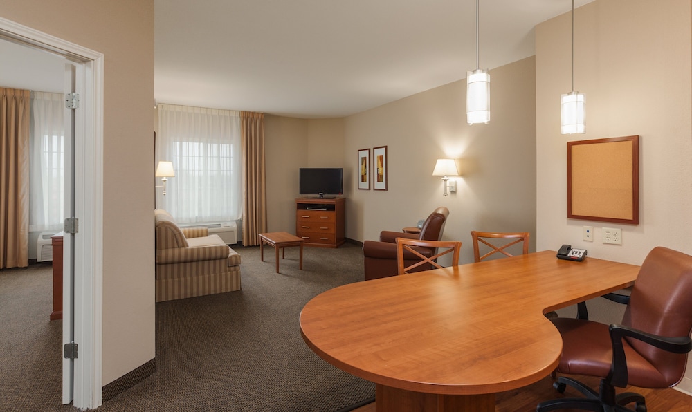 Room, 1 Bedroom (Living Area) - Photo 4