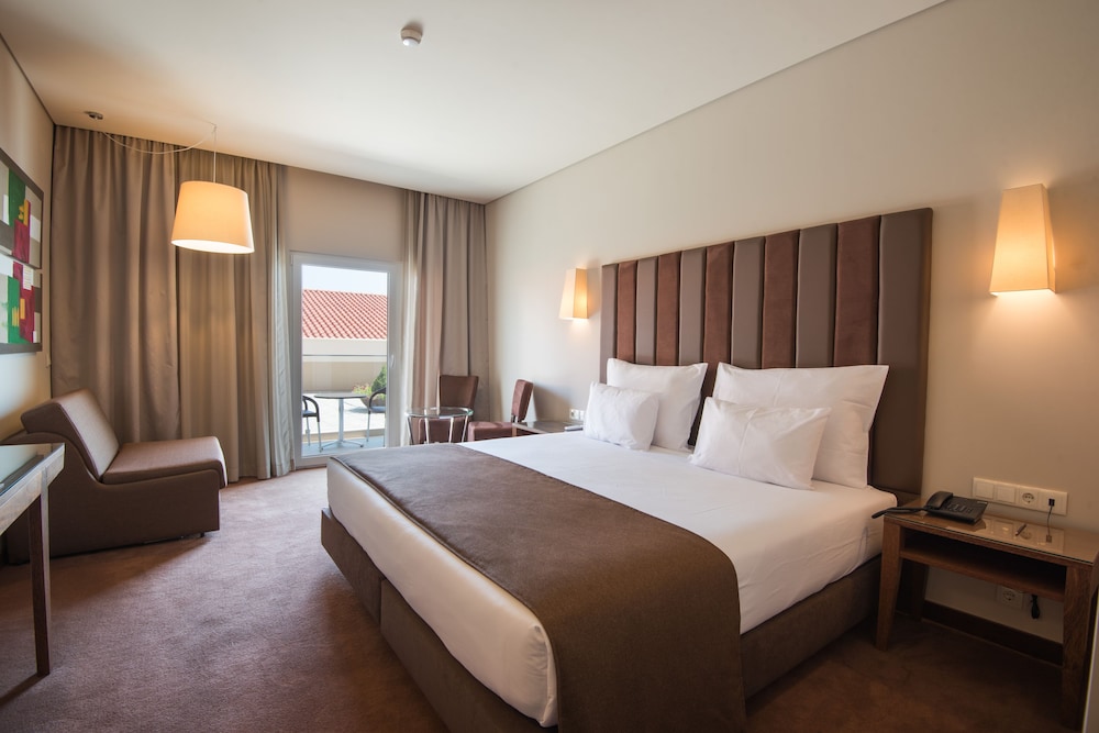 Standard Twin Room (2 Adults + 1 Child) thumbnail 5