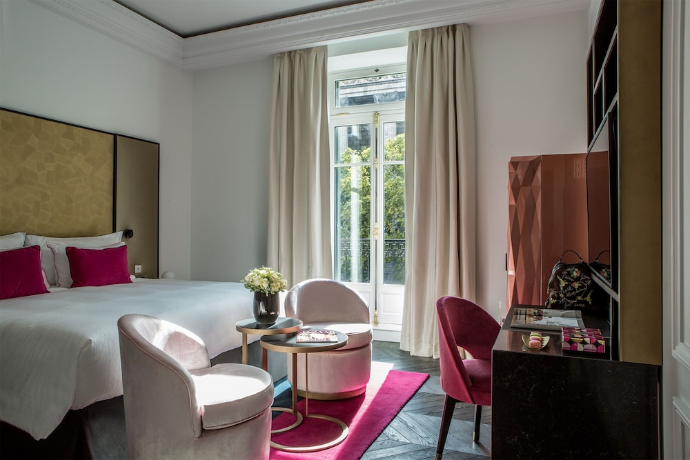 Chambre Supérieure Double ou avec lits jumeaux Chambre Supérieure Double ou avec lits jumeaux