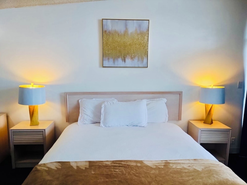 Romantic Room, 1 King Bed, Balcony, Marina View photo 1