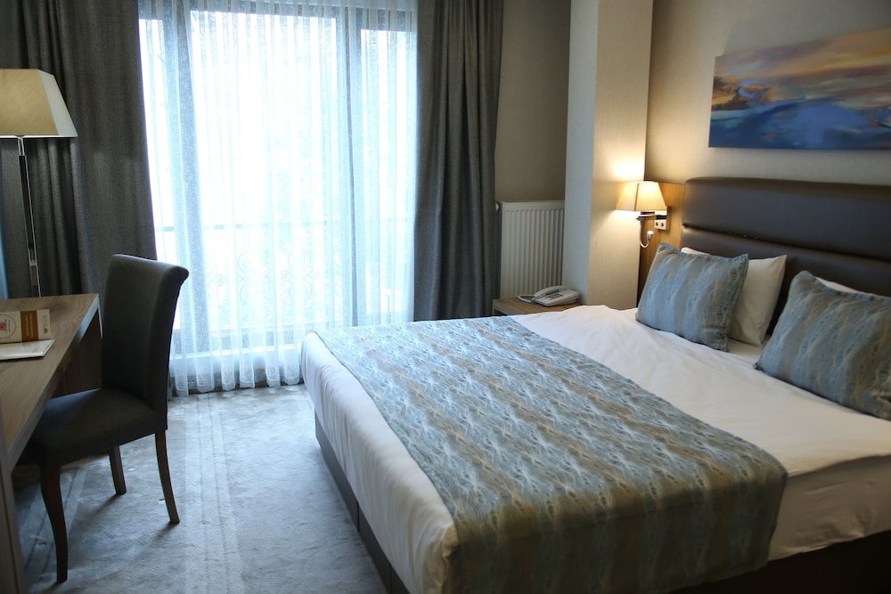 Economy Room