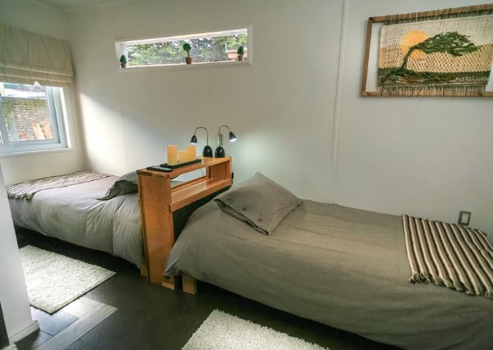 Standard Twin Room, 2 Twin Beds, Private Bathroom photo 3