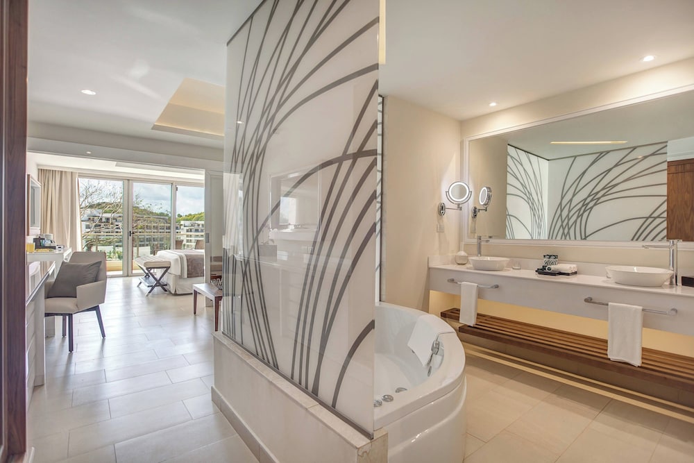 Luxury Family Suite - Photo 3