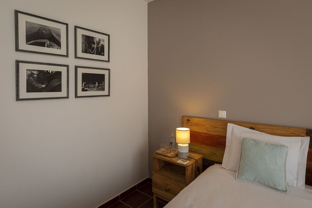 Standard Double or Twin Room, Private Bathroom (Ribafria) photo 2