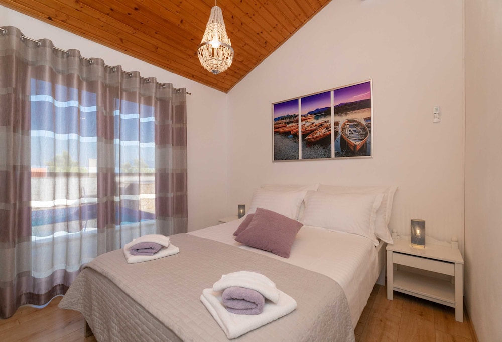 Villa (Four bedroom Villa with Swimming pool) photo 1