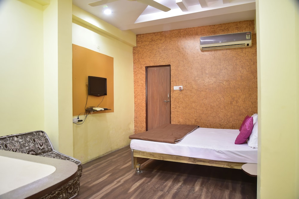 Standard AC Room photo 3