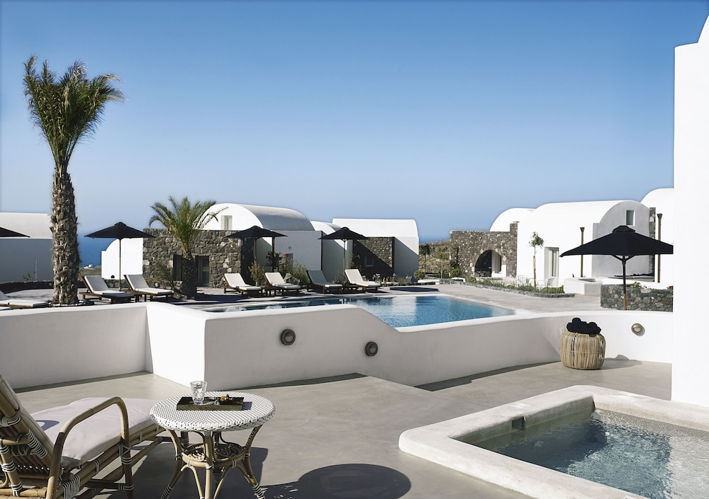 Suite Pool Front With Hot Tub