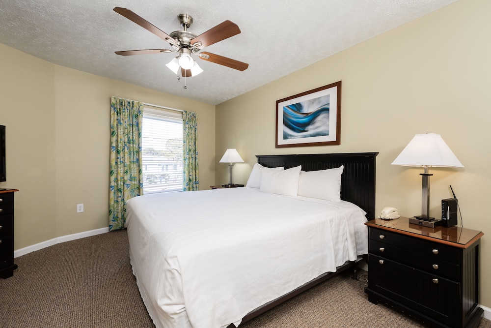 Condo, 3 Bedrooms - Photo 1