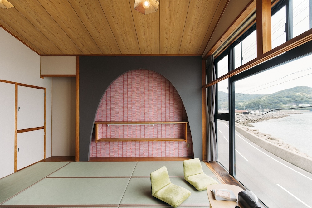 Quadruple Room, Ocean View photo 3